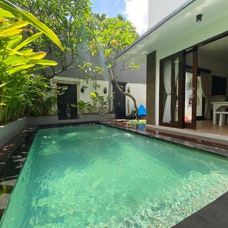 Villa Mayu Dedaries Seminyak  Exterior photo
